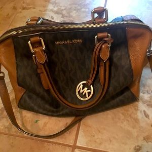 Michael kors purse
